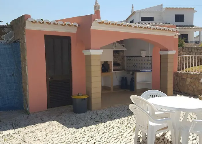 Saraiva's Affittacamere Lagos