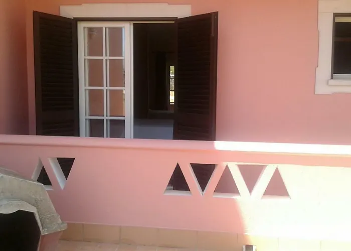 Saraiva's Gasthuis Lagos