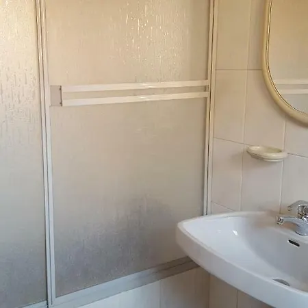 Saraiva's Guest house *