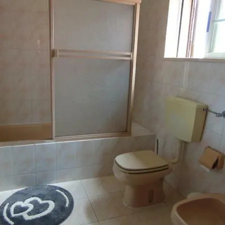 Saraiva's Gasthuis Lagos